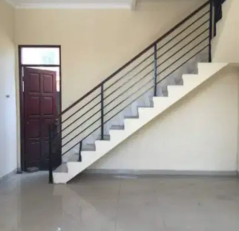 810