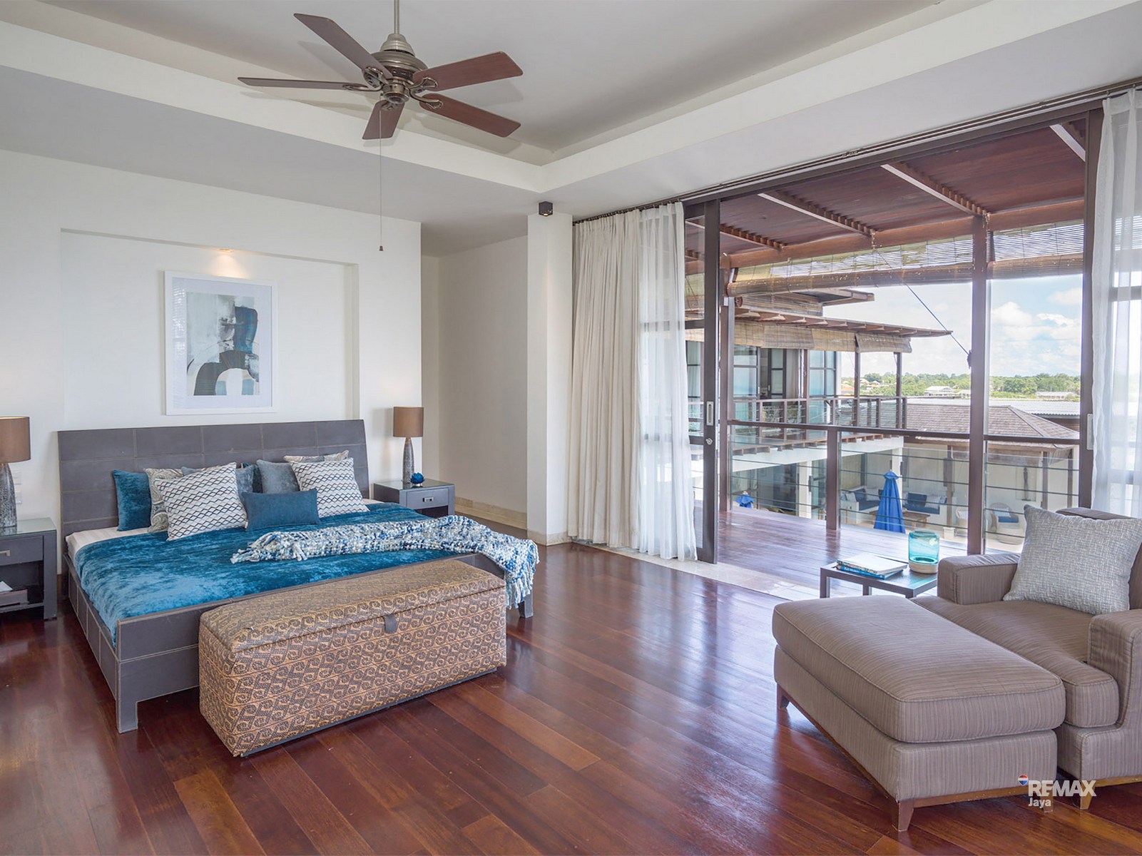 10. Villa Adenium – Upstairs master suite design (Copy)