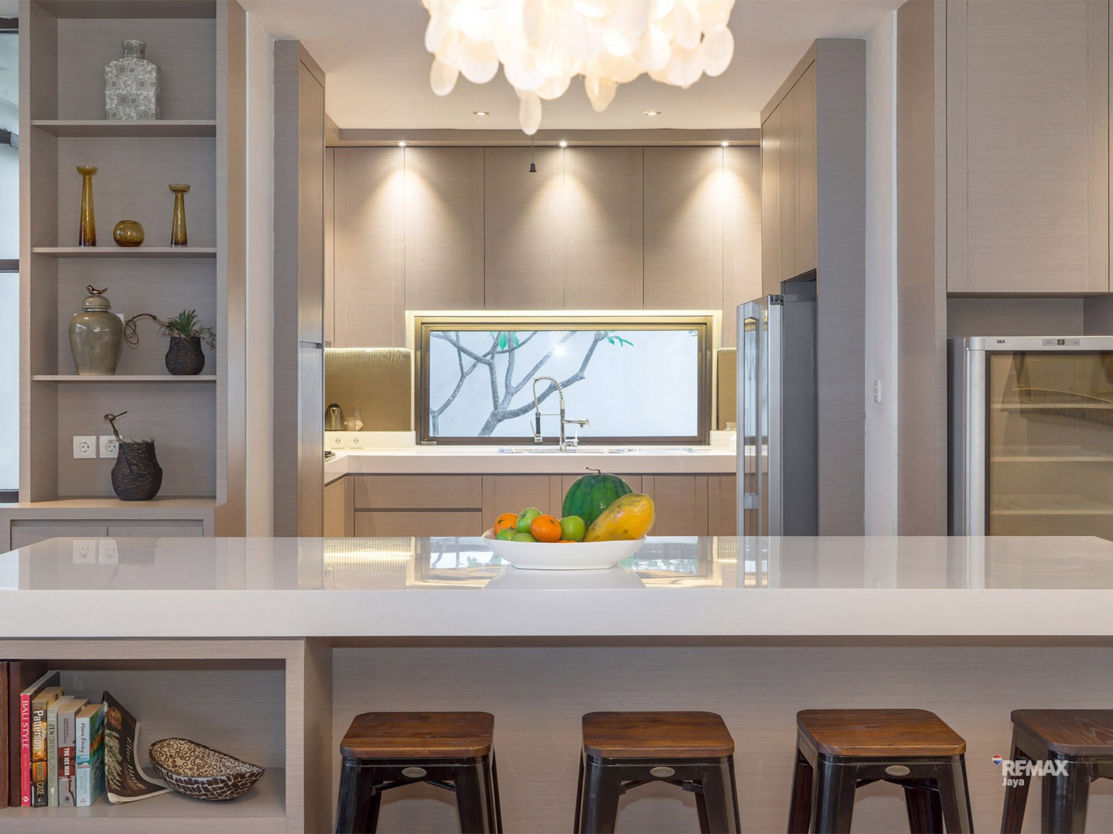 Villa Adenium – Contemporary kitchen design (Copy)
