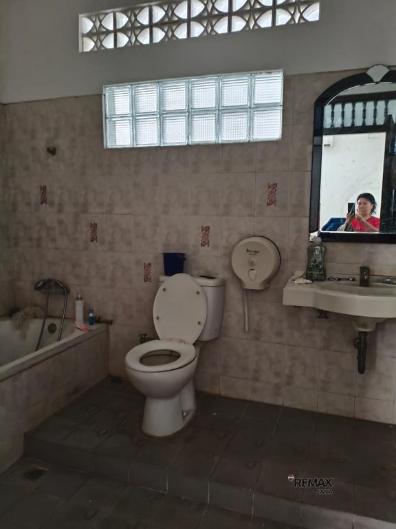 576