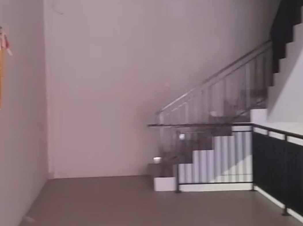 1052